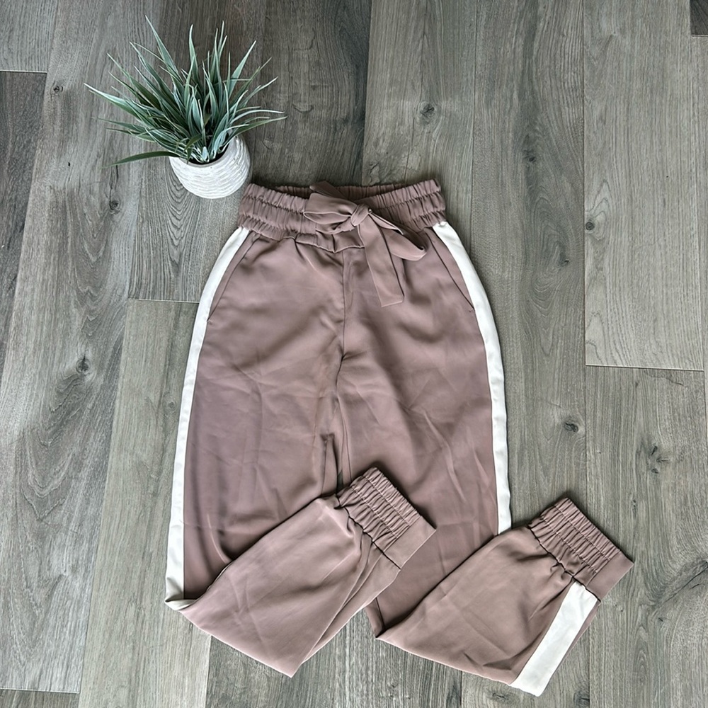 Dynamite High-Waisted Jogger